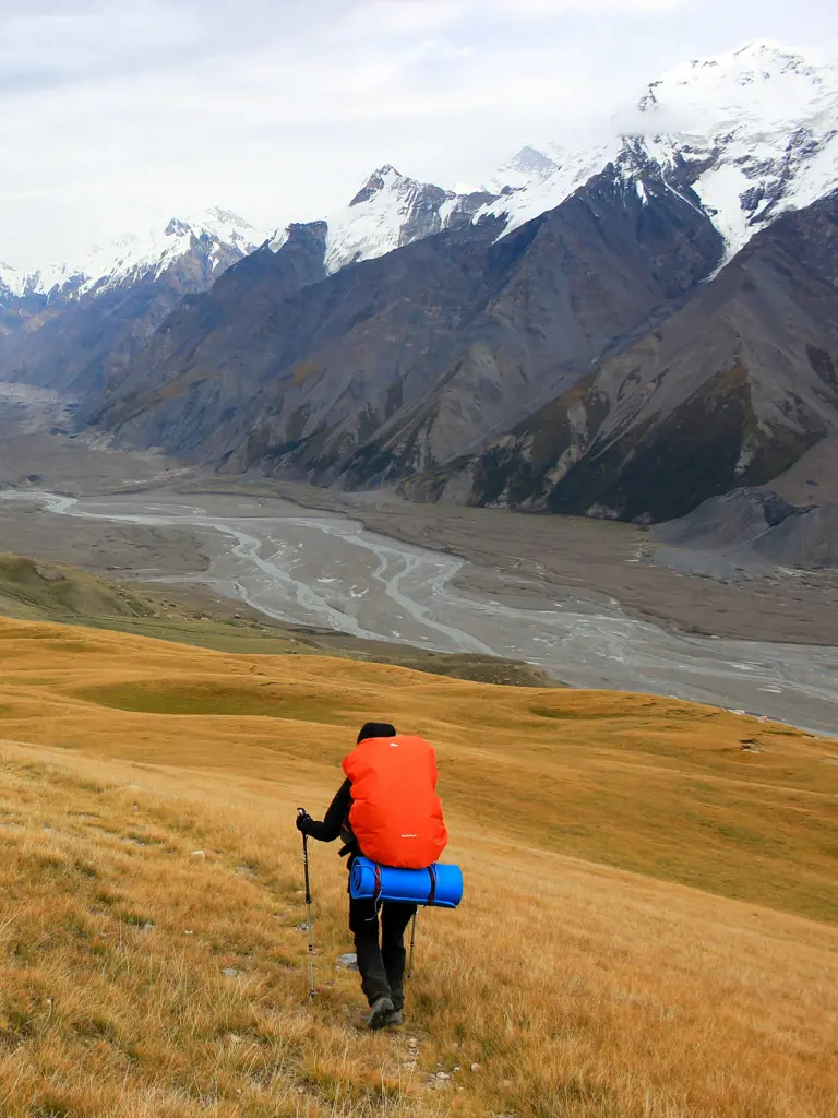 Kirgistan – Blaue Seen und weisse Jurten